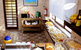 Guappo-Hostel-cafe-da-manha-002